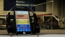 Como ouvir radio na internet? Veja como baixar o aplicativo
