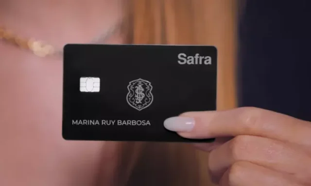 Preenchendo a solicitação do cartão de crédito Safra Visa Platinum
